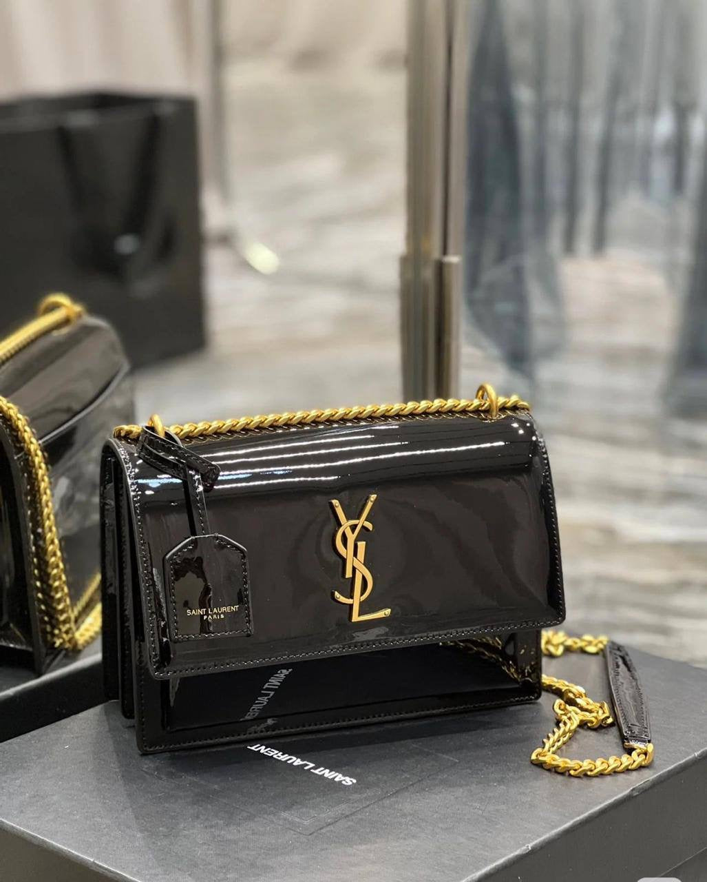 YSL Sunset
size : 22 * 14 * 9 cm
90 dhs🇦🇪
with box 🎁
Zain115
♥️♥️♥️