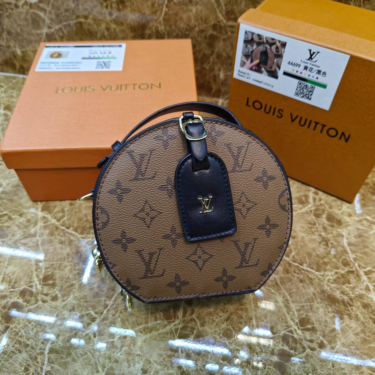 LV - Gucci
95 dhs🪙💕
with box 🌿🌿
💚💚💚
Zain235
♥️♥️♥️