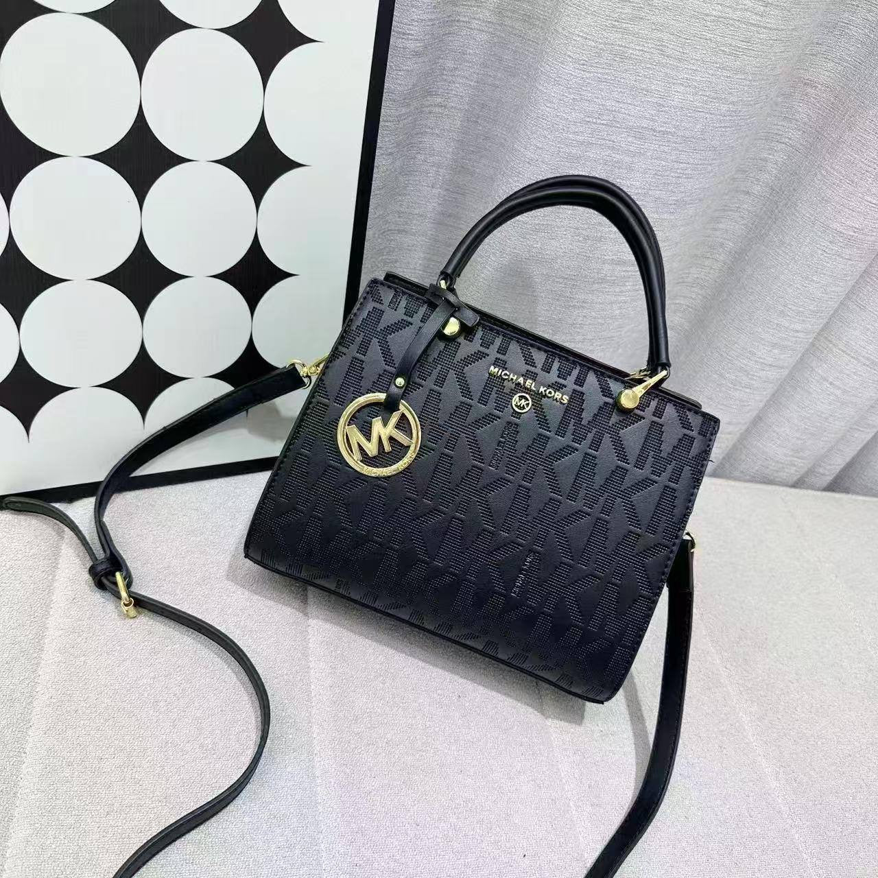 MK
90 dhs🇦🇪
Good quality 
Zain35
♥️♥️♥️