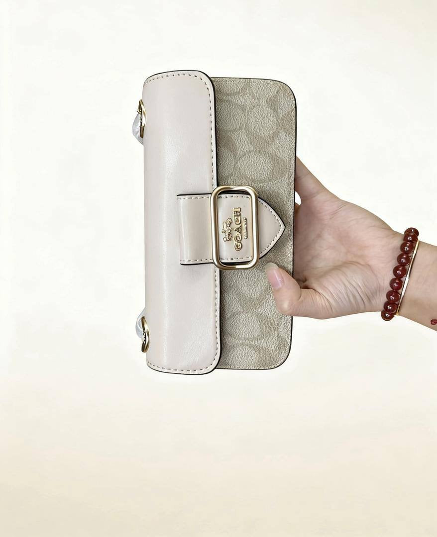 Coach
90 dhs🪙
With box
🎁🎁🎁
Zain35
♥️♥️♥️