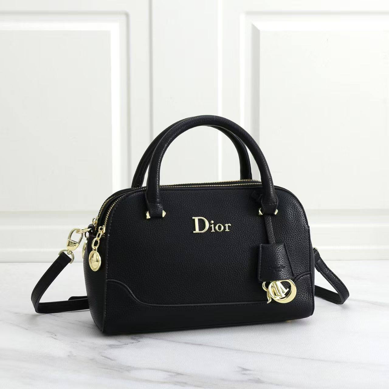 Dior
105 dhs🇦🇪
Zain136
♥️♥️♥️