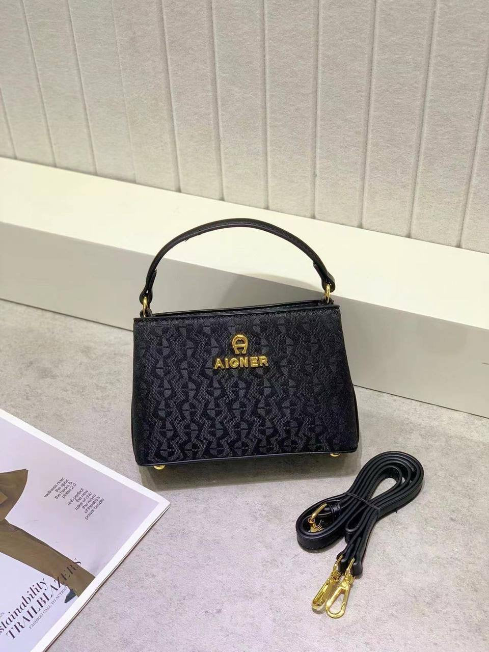 Aigner  
95 dhs🇦🇪 
with box 
🎁🎁🎁
Zain253
♥️♥️♥️