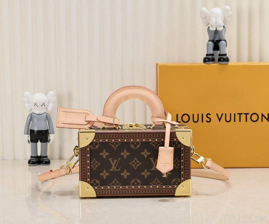LOUIS VUITTON ✨💕✨
New collection ✨✨✨
SuperMaster Quality 🔥🔥
Available Now ❤️❤️❤️
For Price 👇 WTSP Text Zain 0568585901
Zain252
♥️♥️♥️
