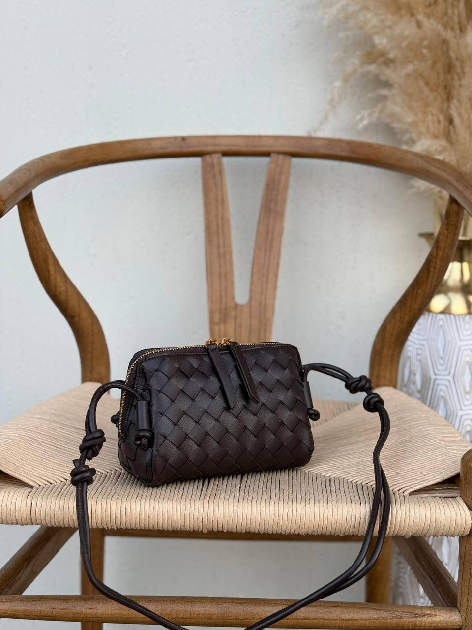 Available again✨✨✨
BOTTEGA VENETA
18cm
330 dhs🇦🇪
Top quality 
With box🎁
Zain167
♥️♥️♥️