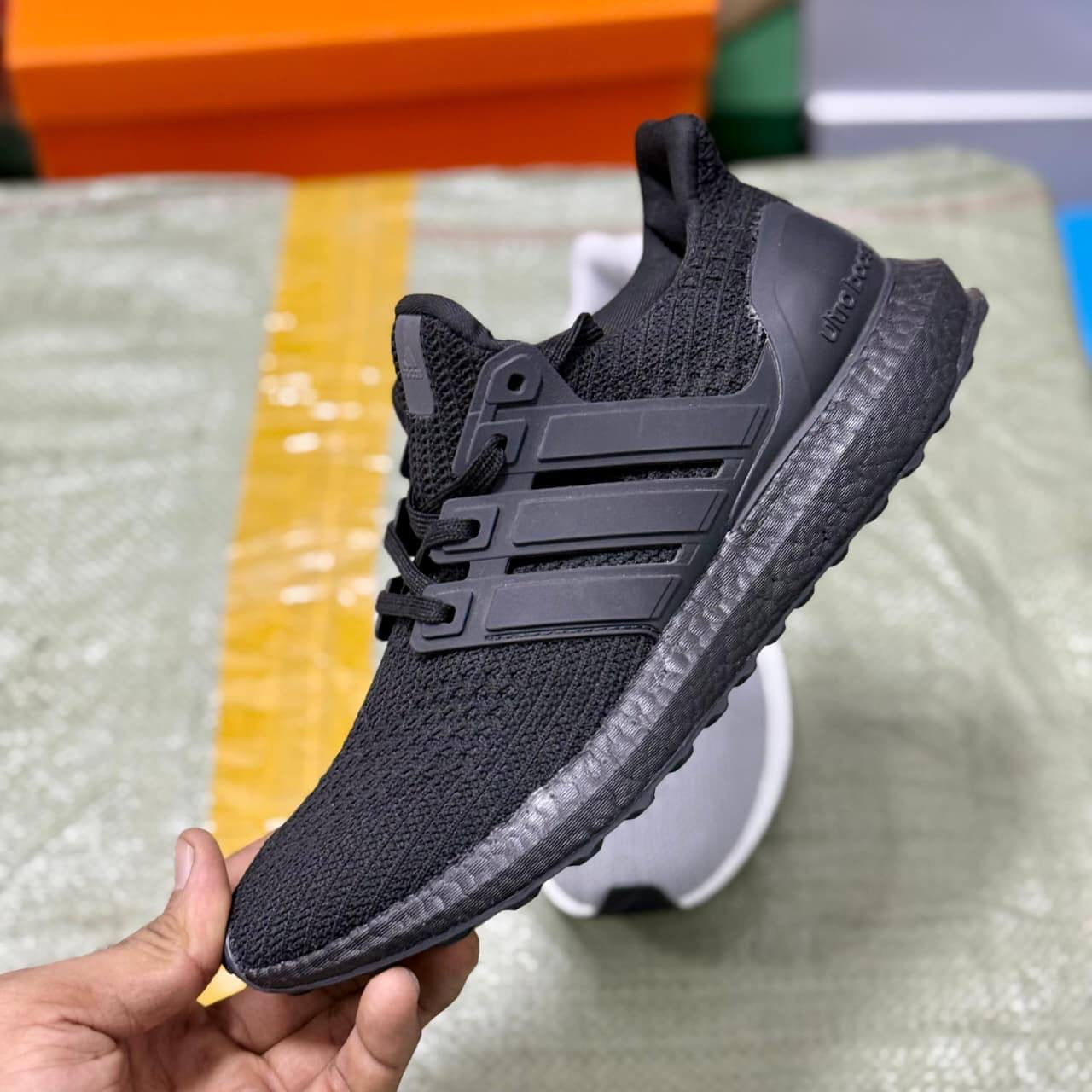 Adidas ultraboost 
Size 40 to 45 
100 dhs🇦🇪
Zain27
♥️♥️♥️