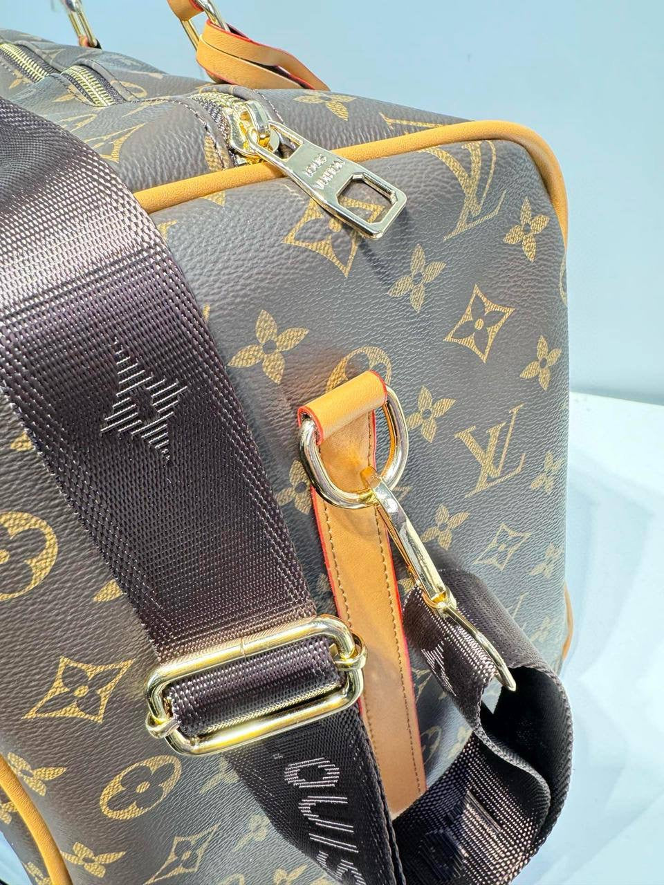 LV Travel Bag
47*29*16cm
90 dhs🇦🇪
Zain17
♥️♥️♥️