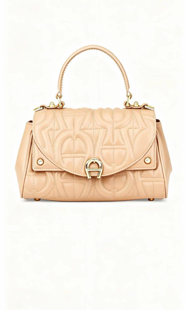 Aigner
100 dhs🇦🇪
size:24cm
Good quality 
with box
🎁🎁🎁
Zain35
♥️♥️♥️