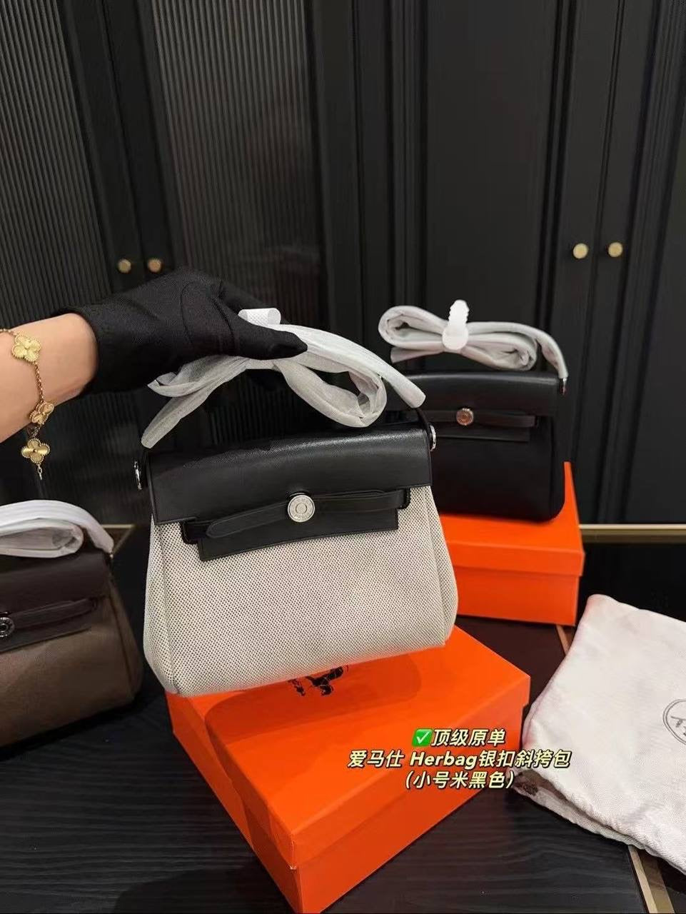 Hermes
Master ++++
25cm 
280 dhs🇦🇪
Zain141
♥️♥️♥️