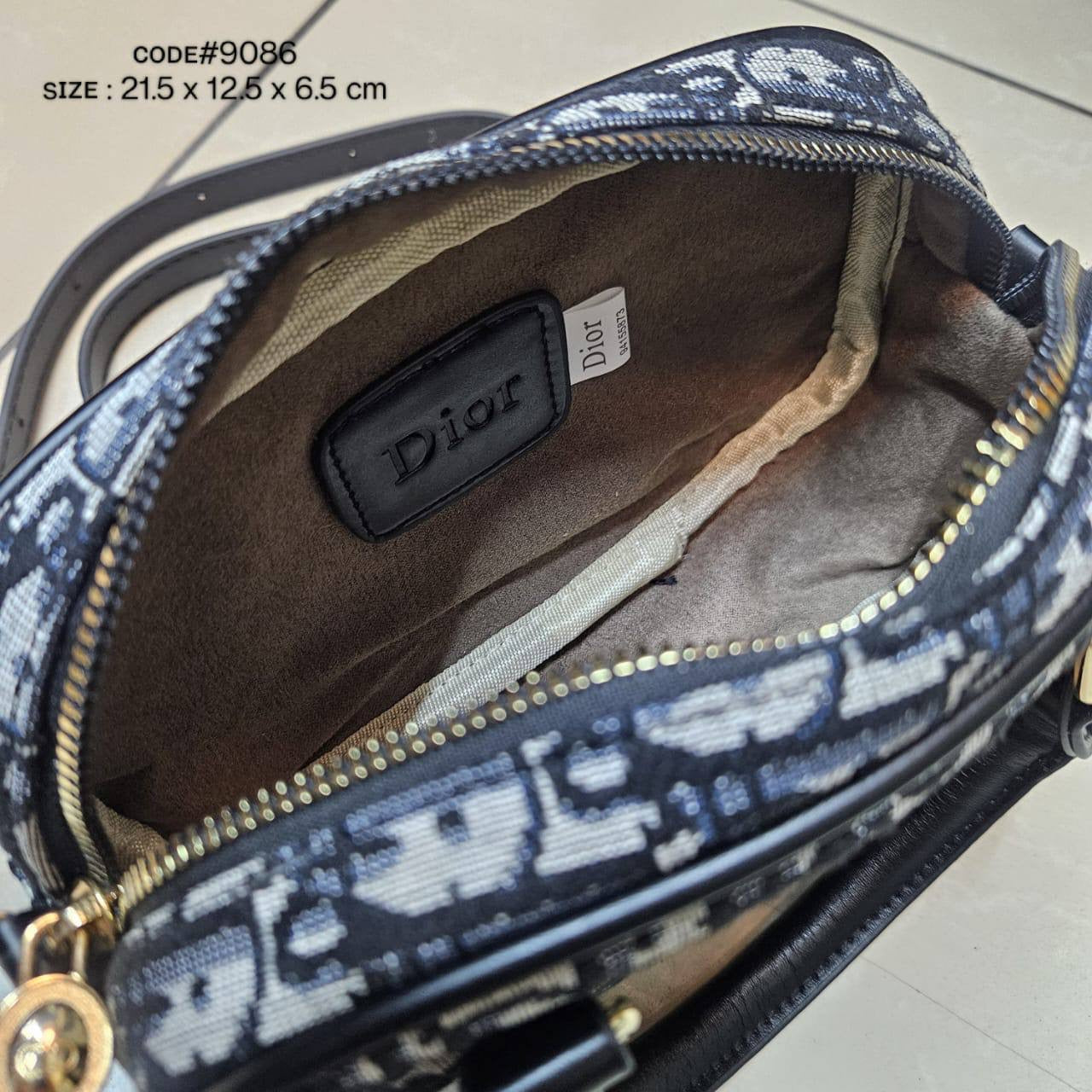 Dior
ʙᴏᴡʟɪɴɢ ᴛᴏᴘ ʜᴀɴᴅʙᴀɢ
ᴄʟᴀssɪᴄ DD ᴄᴀɴᴠᴀss ᴍᴀᴛᴇʀɪᴀʟ
ᴡɪᴛʜ ʟᴏɴɢ ʙᴇʟᴛ sᴛʀᴀᴘ
sɪᴢᴇ : 21.5cm
ᴡɪᴛʜ BOX
🎁🎁🎁
70 dhs🇦🇪
Zain31
♥️♥️♥️