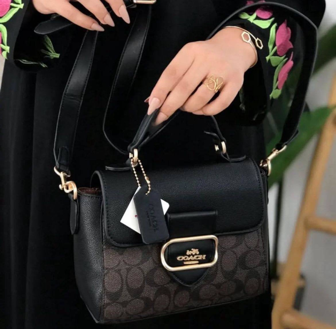 Coach
95 dhs🇦🇪
Good quality 
with box
🎁🎁🎁
Zain35
♥️♥️♥️