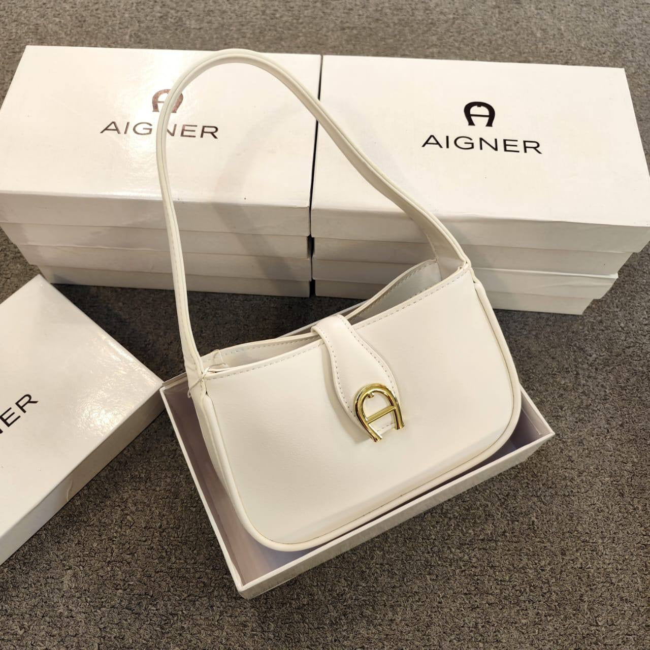 Aigner
90 dhs🇦🇪
with box
🎁🎁🎁
size 20cm
Zain26
♥️♥️♥️
