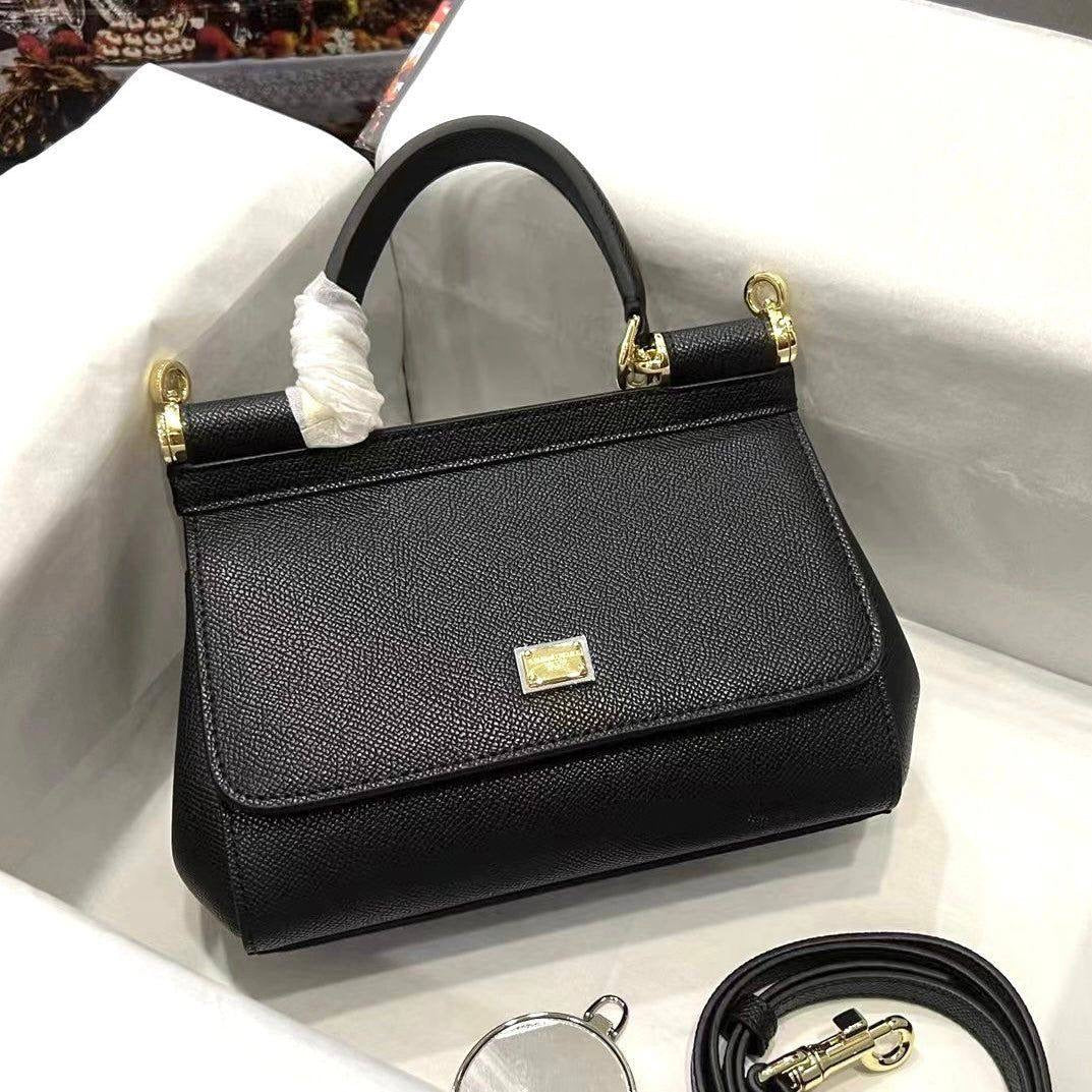 D&G Master
20CM
300 dhs🇦🇪
WITH BOX
🎁🎁🎁
Zain131
♥️♥️♥️