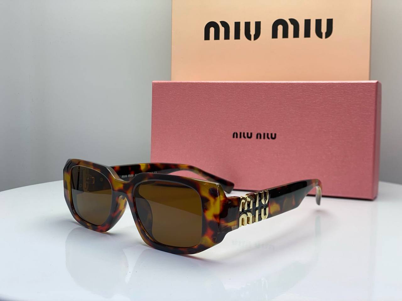 MIU MIU Sunglasses