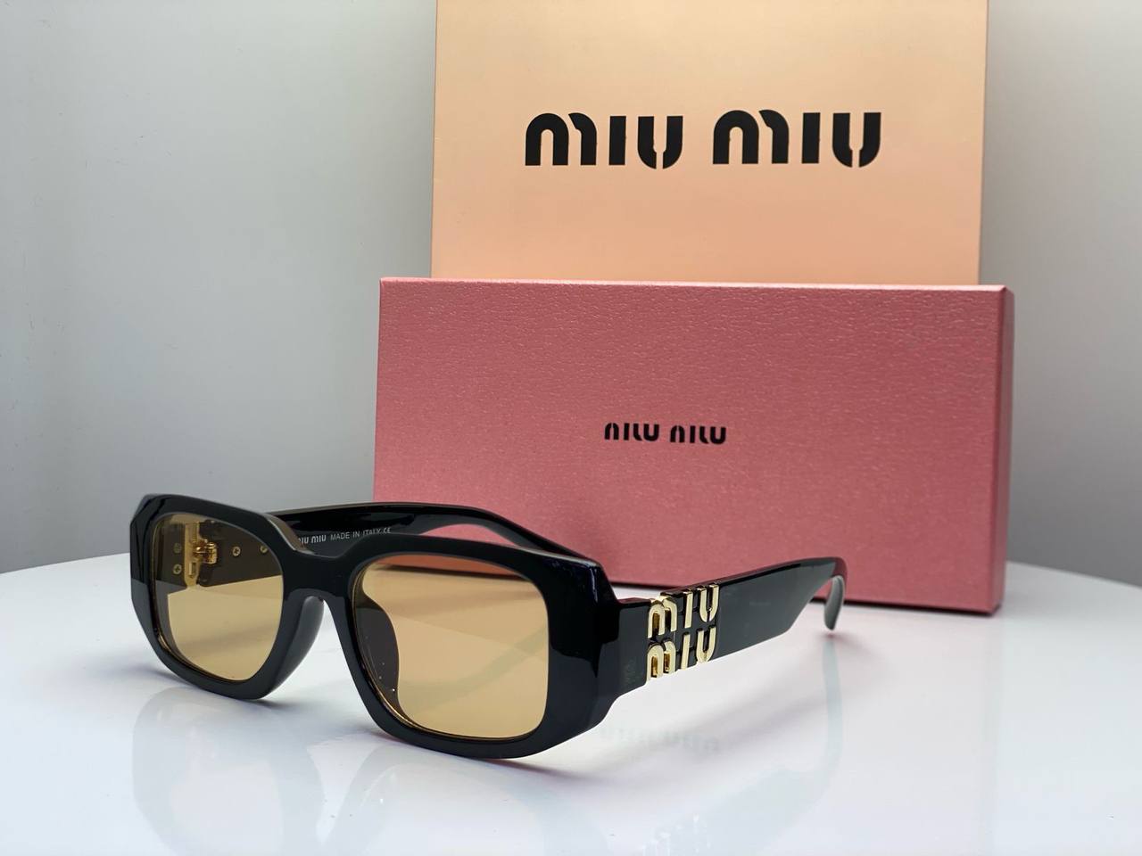 MIU MIU Sunglasses