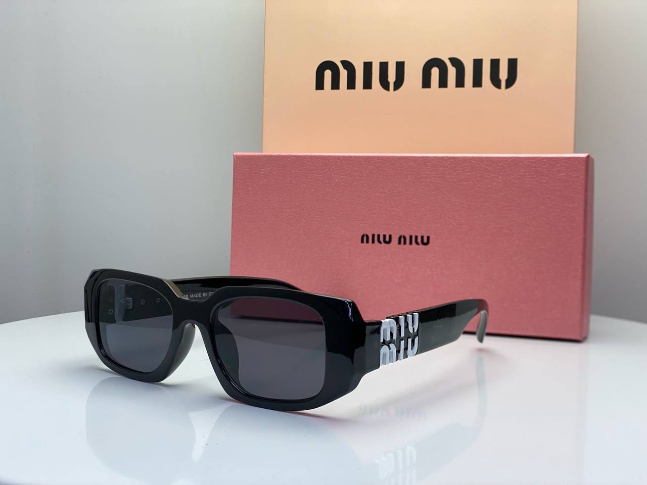 MIU MIU Sunglasses