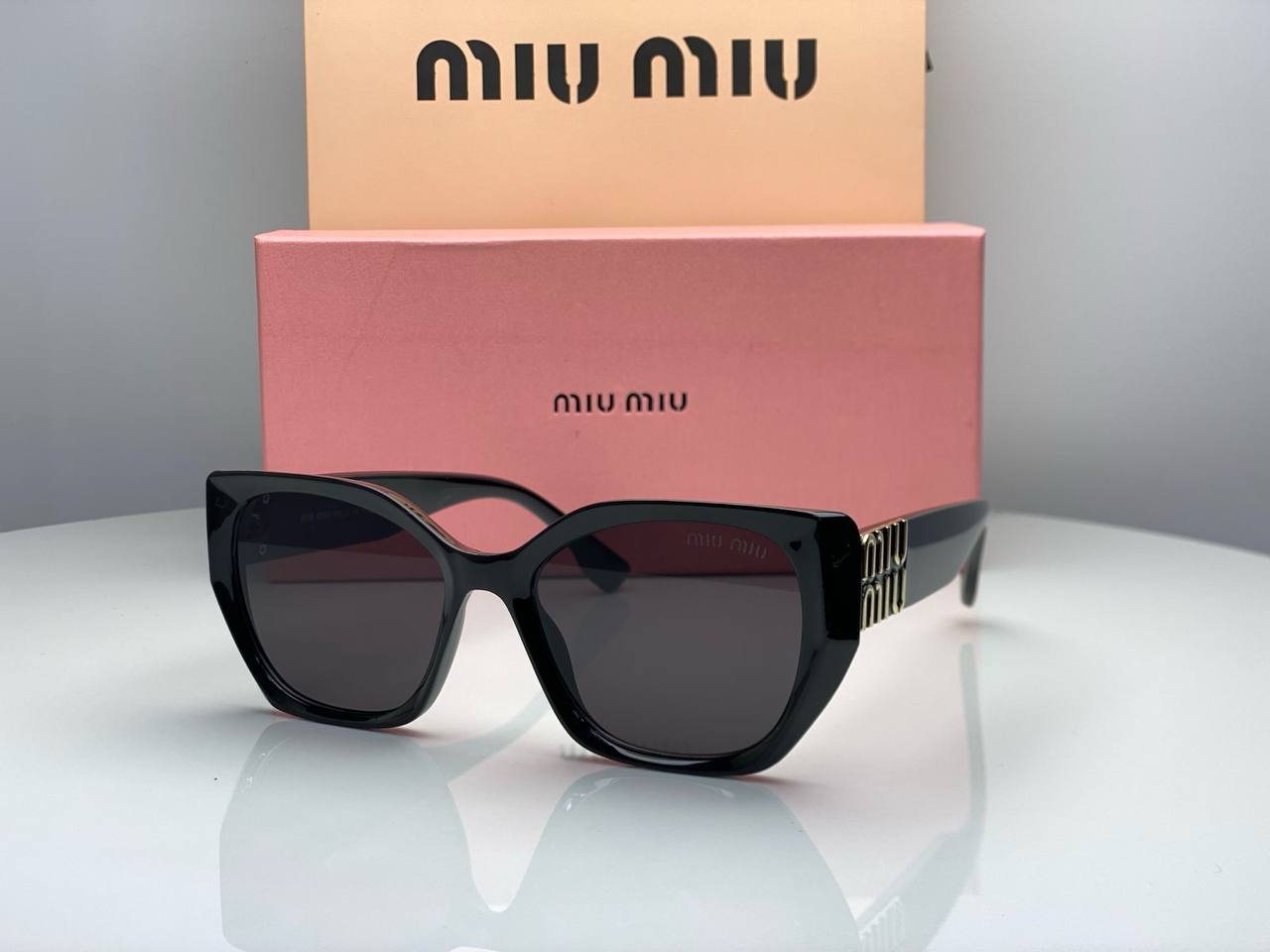 MIU MIU Sunglasses