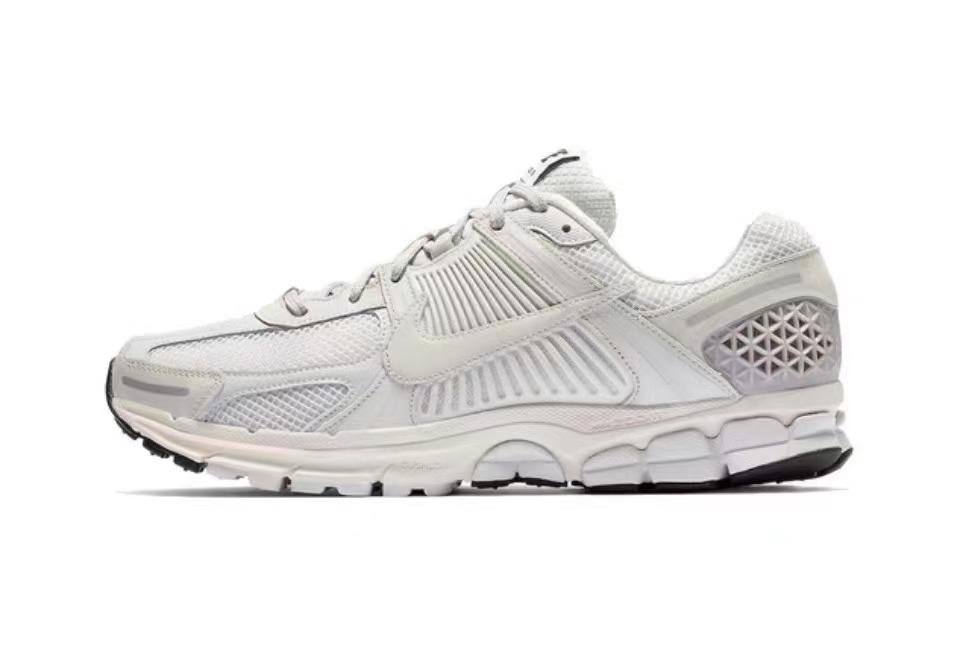Nike Vomero 5