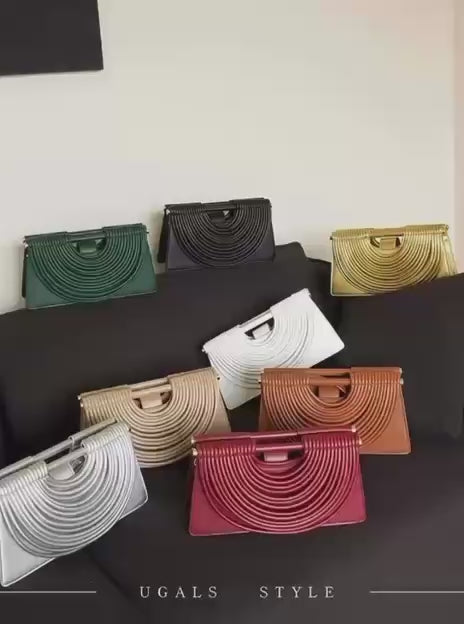 BOTTEGA 
NEW CAME GOOD QUALITY 
120 dhs🇦🇪
Zain39
♥️♥️♥️