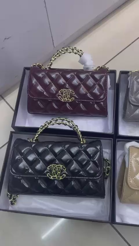 Chanel
95 dhs🇦🇪 
with box
🎁🎁🎁
Zain38
♥️♥️♥️