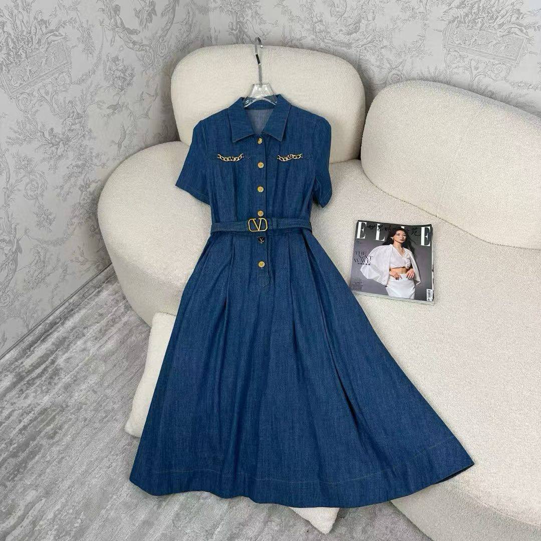 *New collections💝
190 dhs❣️
*good quality
*Sizes:S M L
*AVAILABLE NOW*
Zain231
♥️♥️♥️