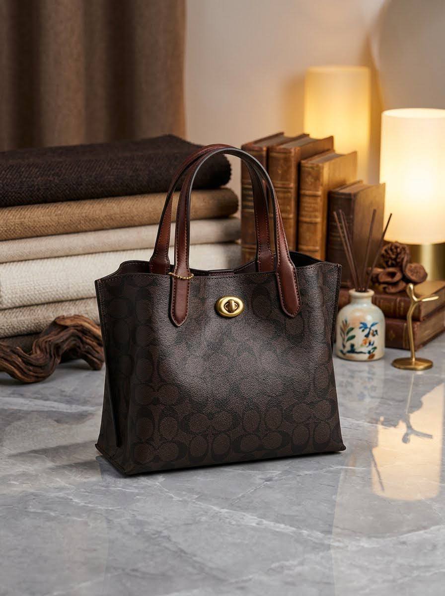 Coach
100 dhs
With box
Zain72
♥️♥️♥️