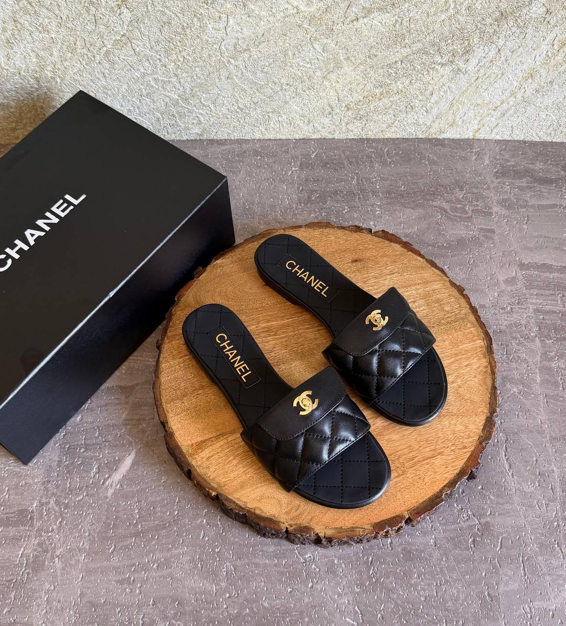 CHANEL 💫😍
SuperMaster Quality 💯
450 dhs✅
Size: 36-41 💥
Zain171
♥️♥️♥️