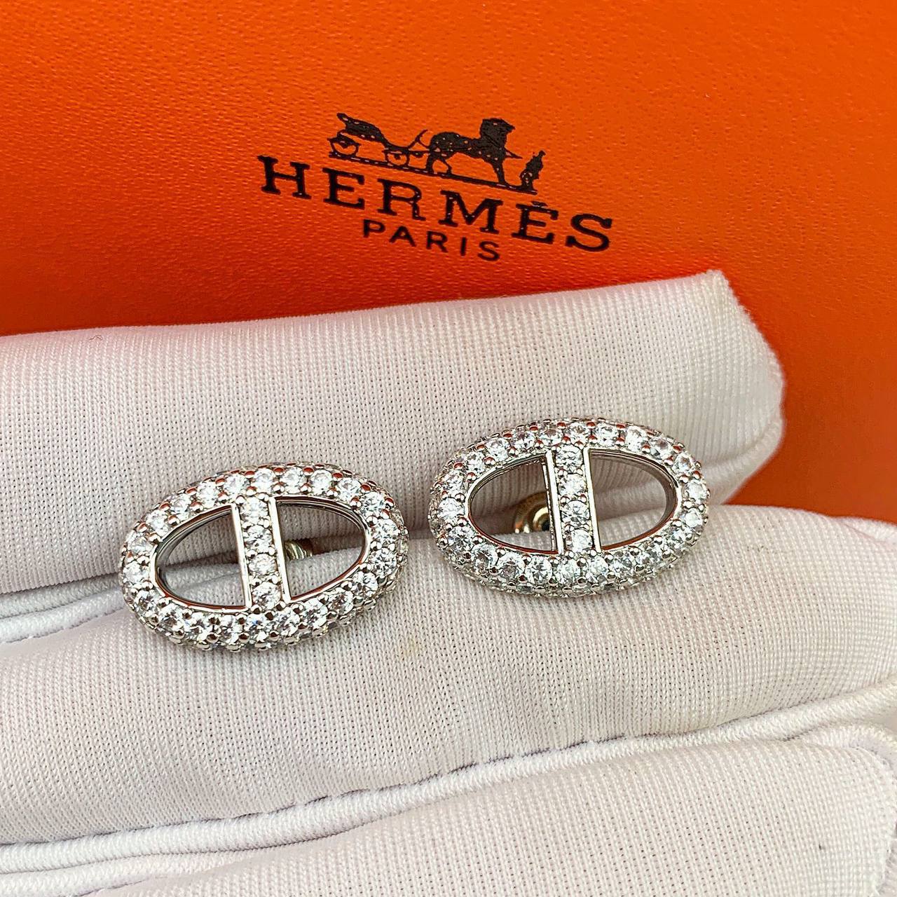 Hermes Set 🍁
Necklace
Earrings
Bracelet
Master quality 🌺
140 dhs🪙
normal box 📦
Zain48