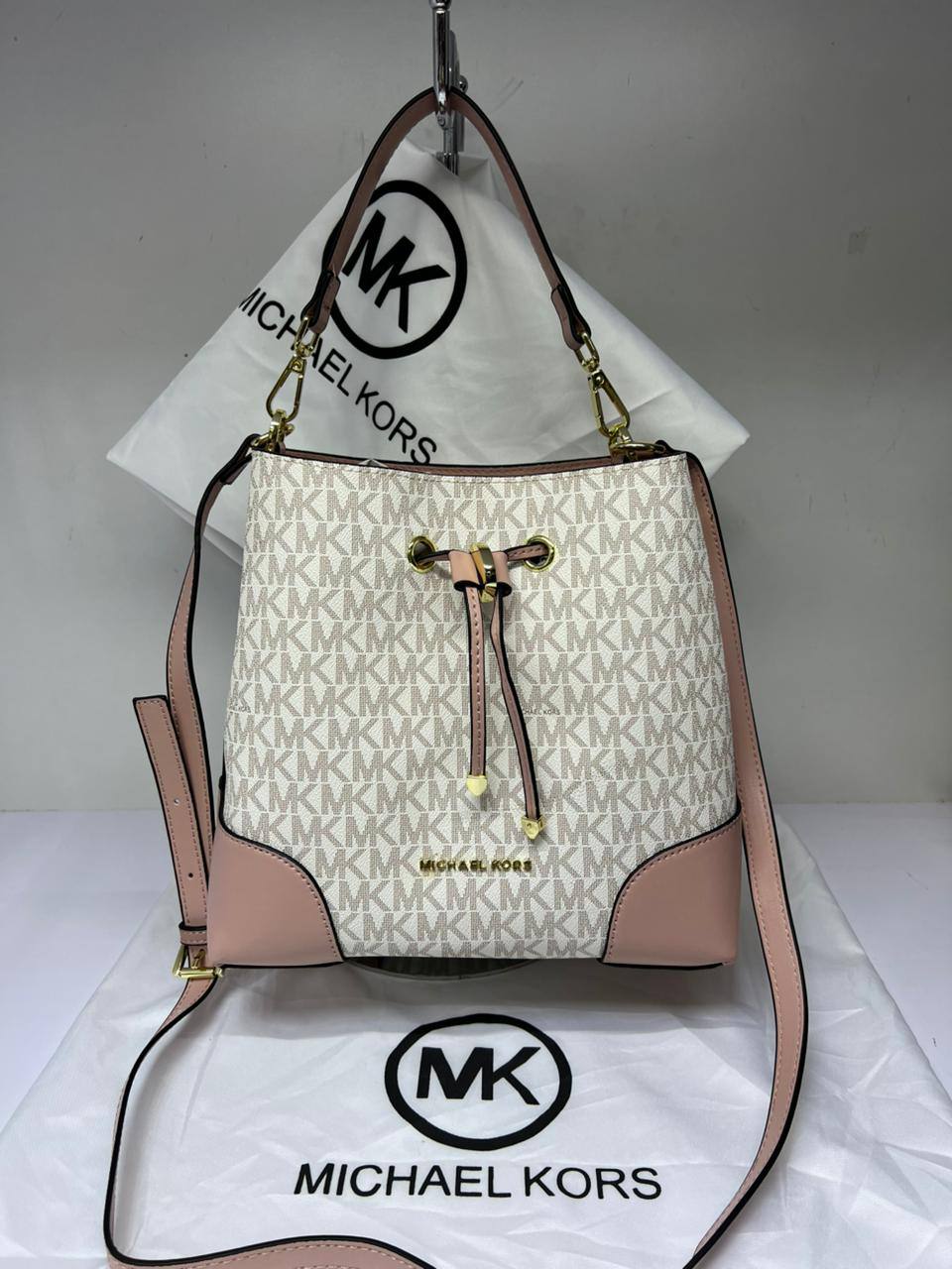 MK
High quality
110 dhs👑
Zain136
♥️♥️♥️