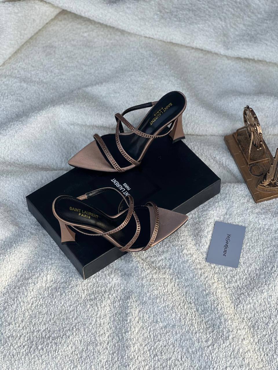 New. Ysl heel
Size . 36. to 41
90 dhs❣️
Zain80
♥️♥️♥️