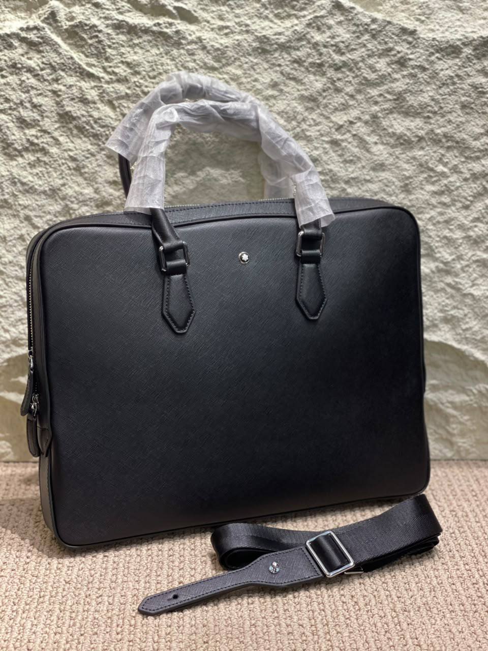 MONTBLANC
Laptop Bag
Master Quality
700 dhs🇦🇪🇦🇪
Zain179
♥️♥️♥️