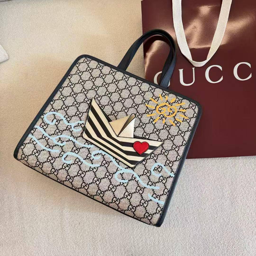 New collection{}
Brand:Gucci 🔥
Super master quality 😍
310 dhs🪙🌨️
Zain261
♥️♥️♥️