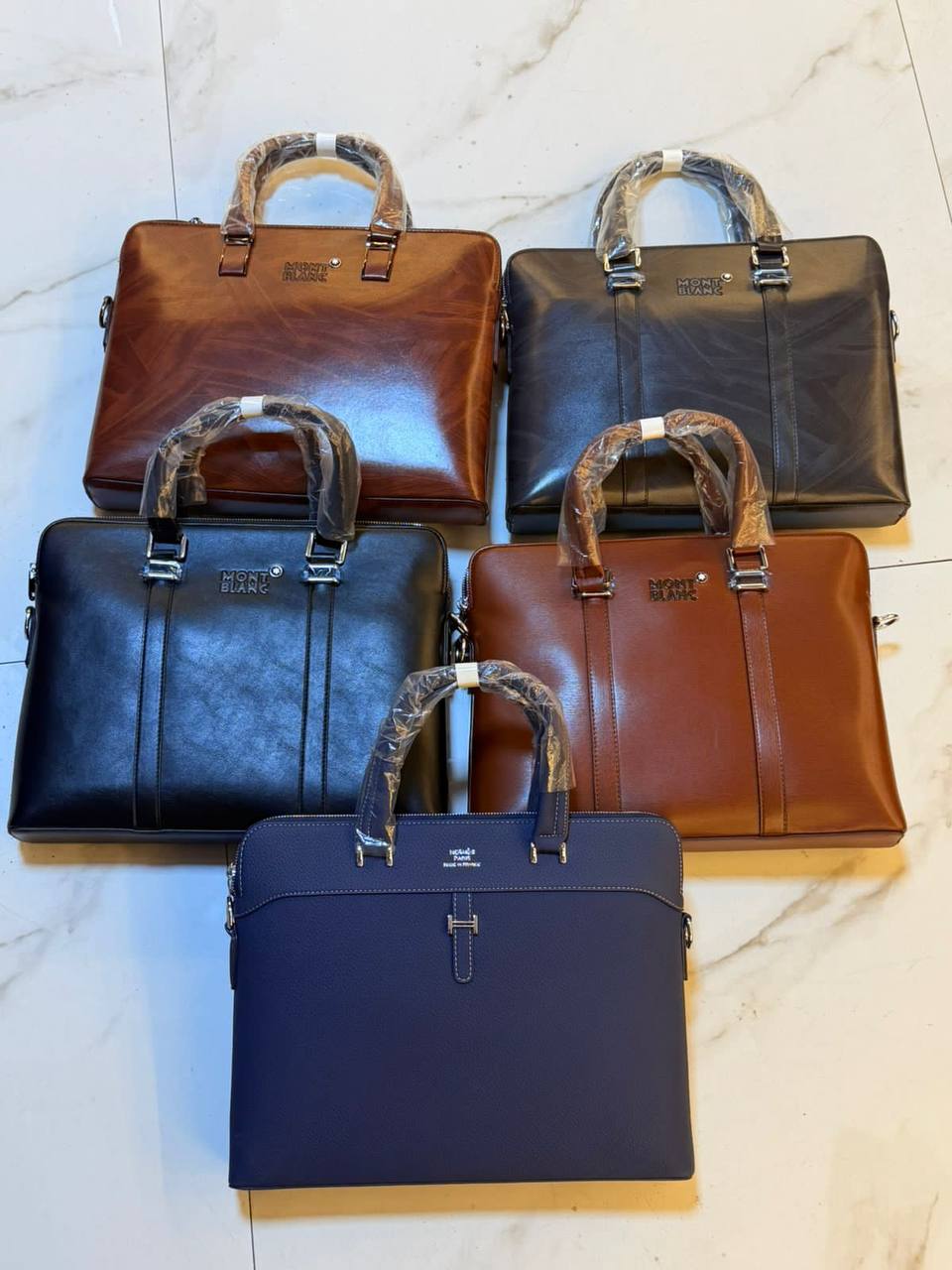 LAPTOP 💻 bags
110 dhs✅
Size 38cm
Zain200
♥️♥️♥️