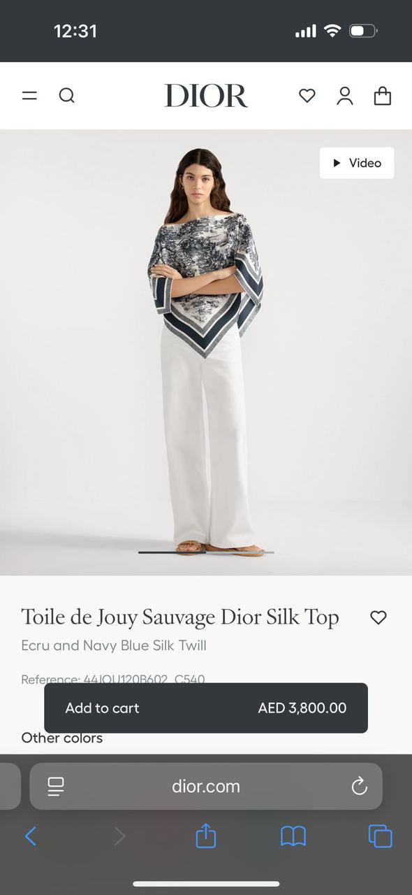 Super master Dior silk top
350 dhs
Zain262
♥️♥️♥️