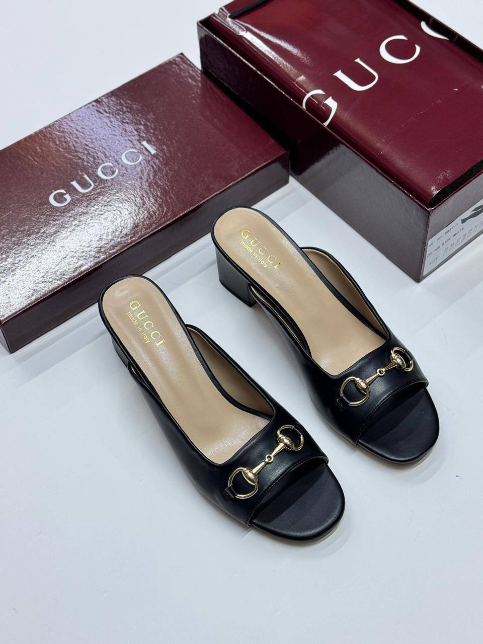 𝐆𝐔𝐂𝐂𝐈 𝐇𝐄𝐄𝐋𝐒
💯high quality
Size 36-37-38-39-40-41
110 dhs❣️
Zain86
♥️♥️♥️