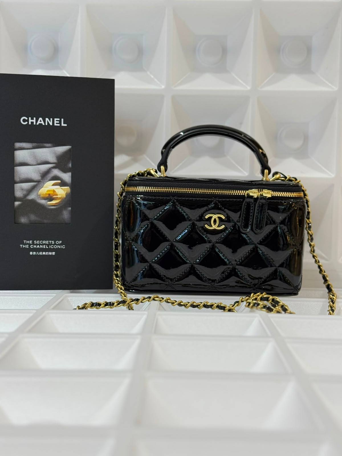 Chanel
Master✅✅
17Cm With Box
230 dhs🇦🇪🇦🇪
Zain131
♥️♥️♥️