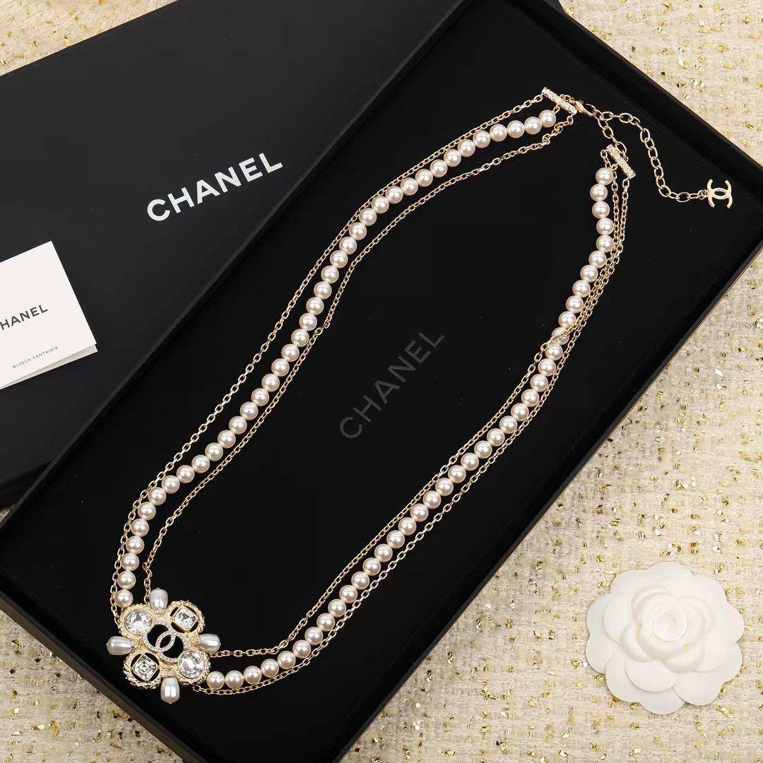 CHANEL
*NECKLACE* 🔅
120 dhs❣️
*WITH BOX AND PAPER BAG*
🎁🎁🎁
Zain89
♥️♥️♥️