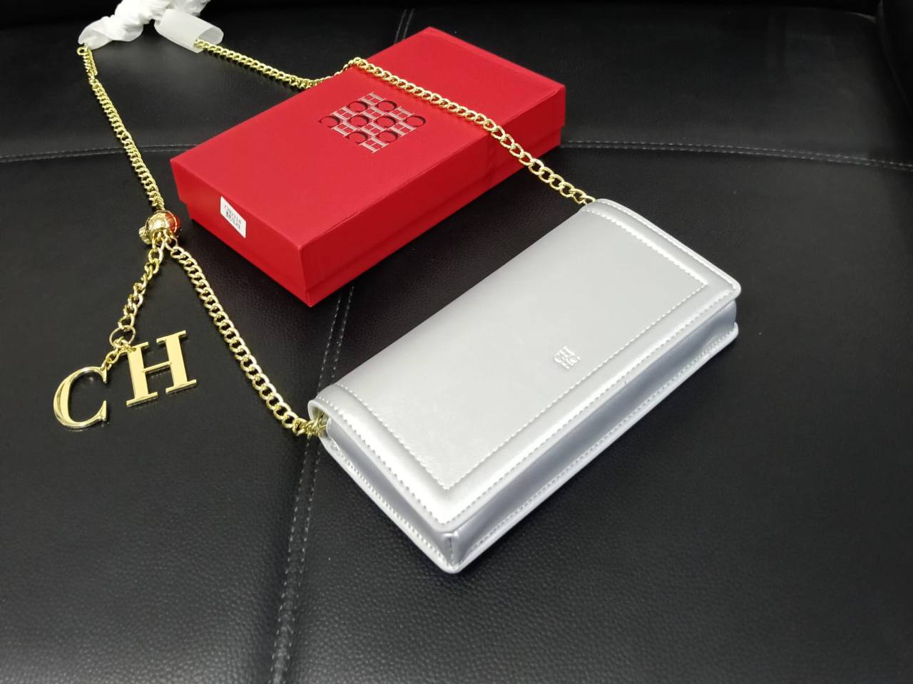 CH
90 DHS🇦🇪🇦🇪🇦🇪
with box
size 21.5cm
Zain26
♥️♥️♥️