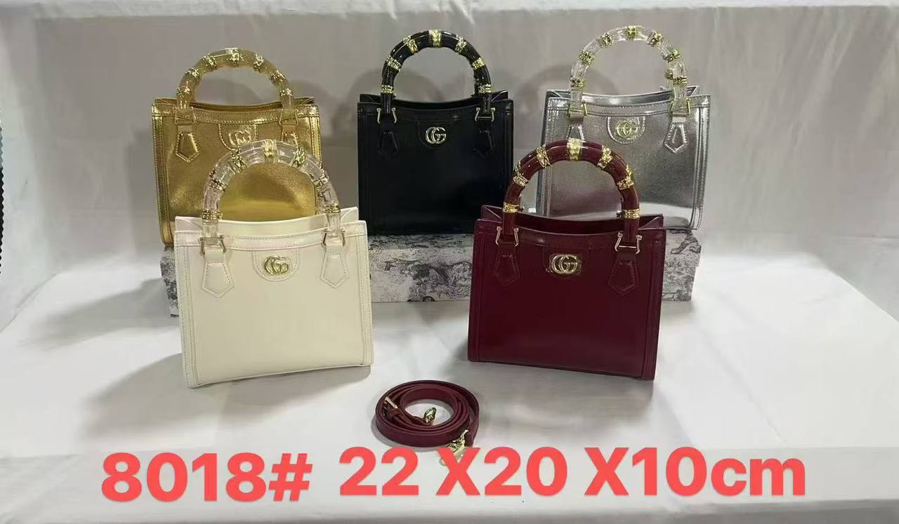 GUCCI
22*20*10cm
High quality
150 dhs✅
Zain254
♥️♥️♥️