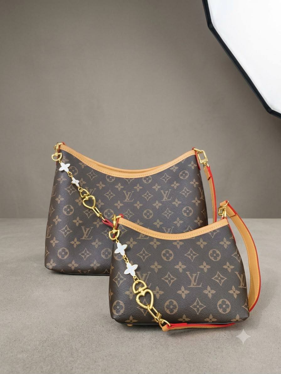 LV
With Long Belt Strap
Gold Hardware & Chain Charm
With BOX
*SMALL —-PRICE: 100 dhs🇦🇪🇦🇪*
*BIG ———PRICE : 110 dhs🇦🇪🇦🇪*
Zain239
♥️♥️♥️