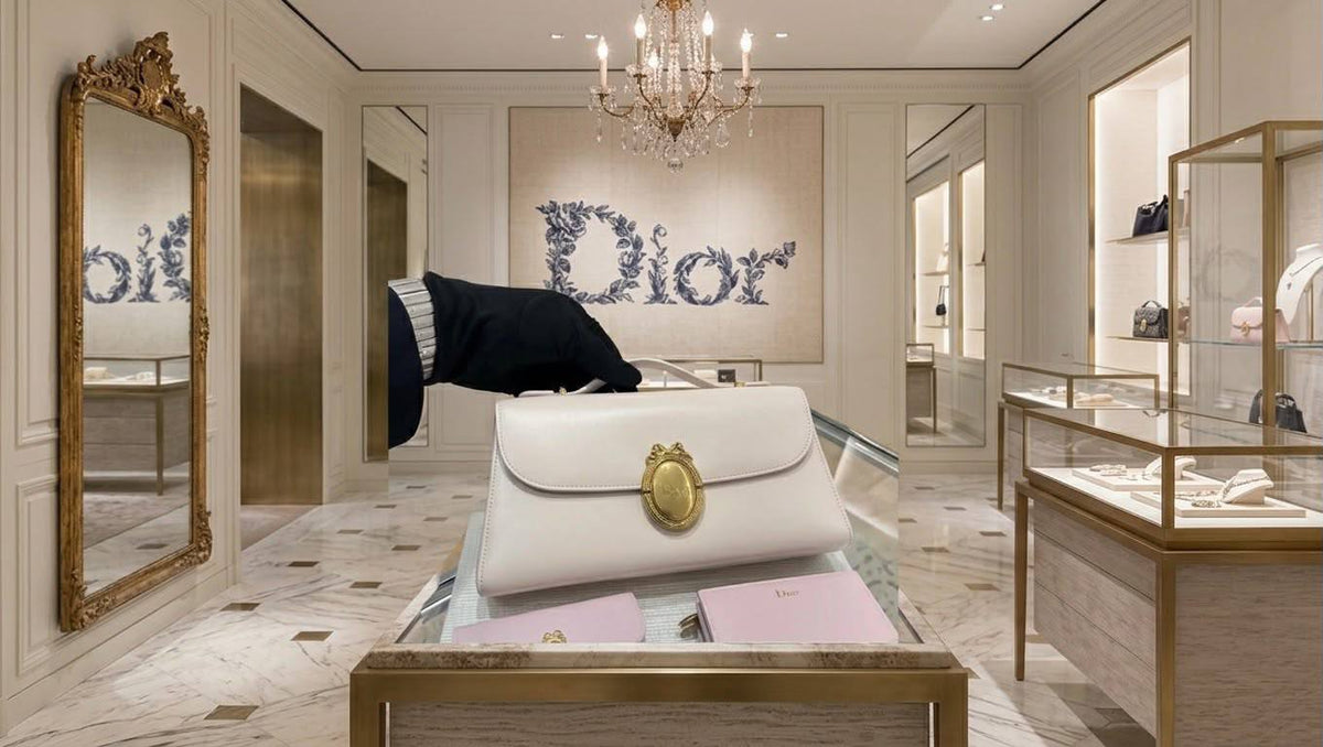 Dior
110 dhs
With box
Zain148
♥️♥️♥️