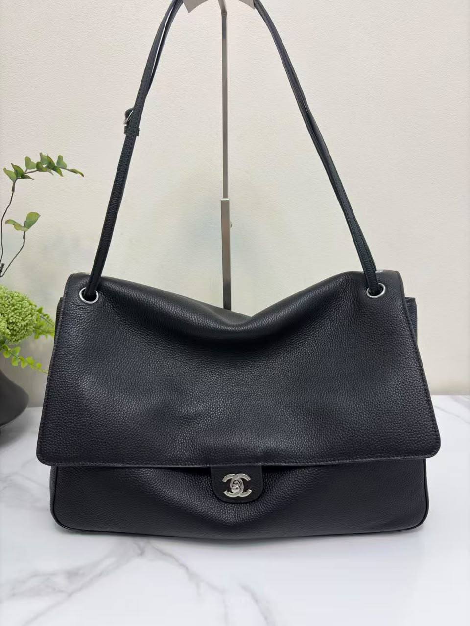 Chanel re stock
40cm. 420 dhs🇦🇪🇦🇪
32cm. 410 dhs🇦🇪🇦🇪
Zain228
♥️♥️♥️