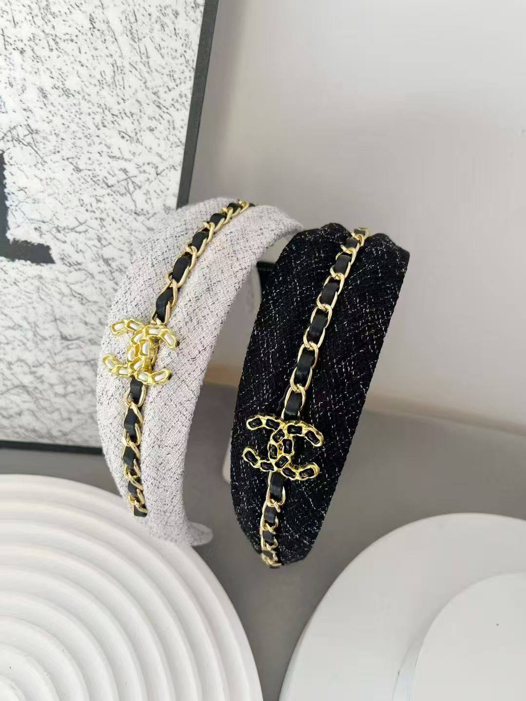 Headband 🔥*
good quality 💯
With paper bag 🛍️
20 dhs🪙🌨️
With master box 🗃️
35 shs🪙🌨️
Zain216
♥️♥️♥️