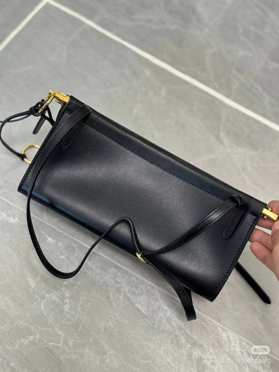 NEW✨ALAIA✨
VIP QUALITY 🫶
WITH FULL PACKAGING🎁
470 dhs🪙💚
Zain255
♥️♥️♥️