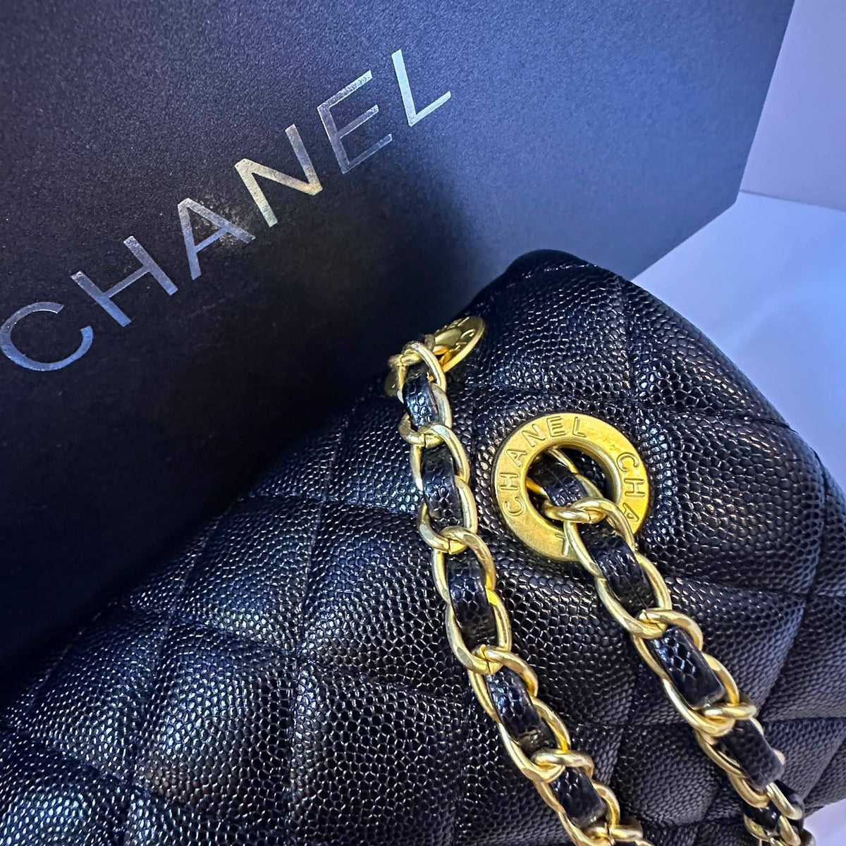 CHANEL
NEW CAME
GOOD QUALITY
WITH BOX
115 dhs🇦🇪🇦🇪
Zain295
♥️♥️♥️