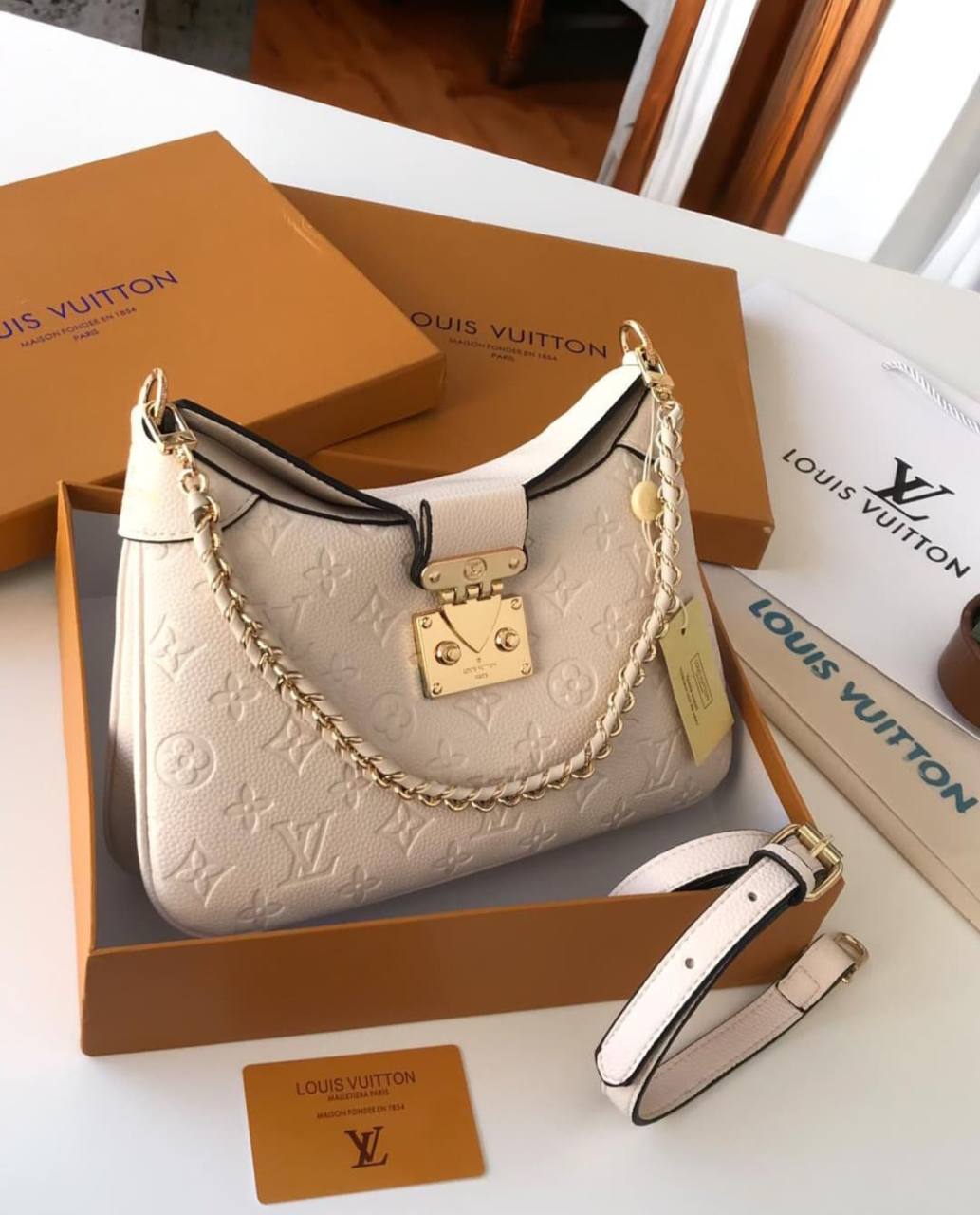 LV
ᴛᴡɪɴɴʏ MM ᴍᴏɴᴏɢʀᴀᴍ
ɢᴏʟᴅ ʜᴀʀᴅᴡᴀʀᴇ
sʜᴏᴜʟᴅᴇʀ sʟɪɴɢ ʙᴀɢ
sɪᴢᴇ : 27 cm
ᴡɪᴛʜ BOX
🎁🎁🎁
115 dhs✅
Zain31
♥️♥️♥️