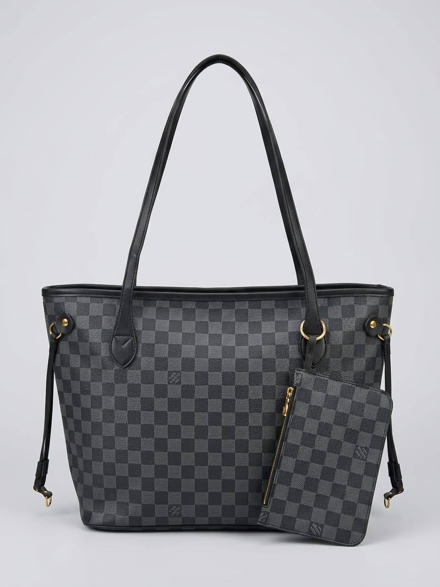 LV
With zipper and small pouch
75 dhs✅
Zain136
Zain50
♥️♥️♥️