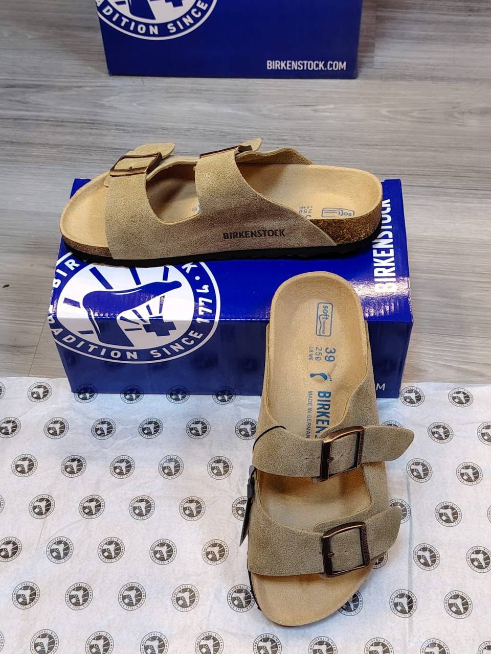 Birkenstock High Quality, New Arrived
Size 36 To 45
105 dhs✅
Zain120
♥️♥️♥️