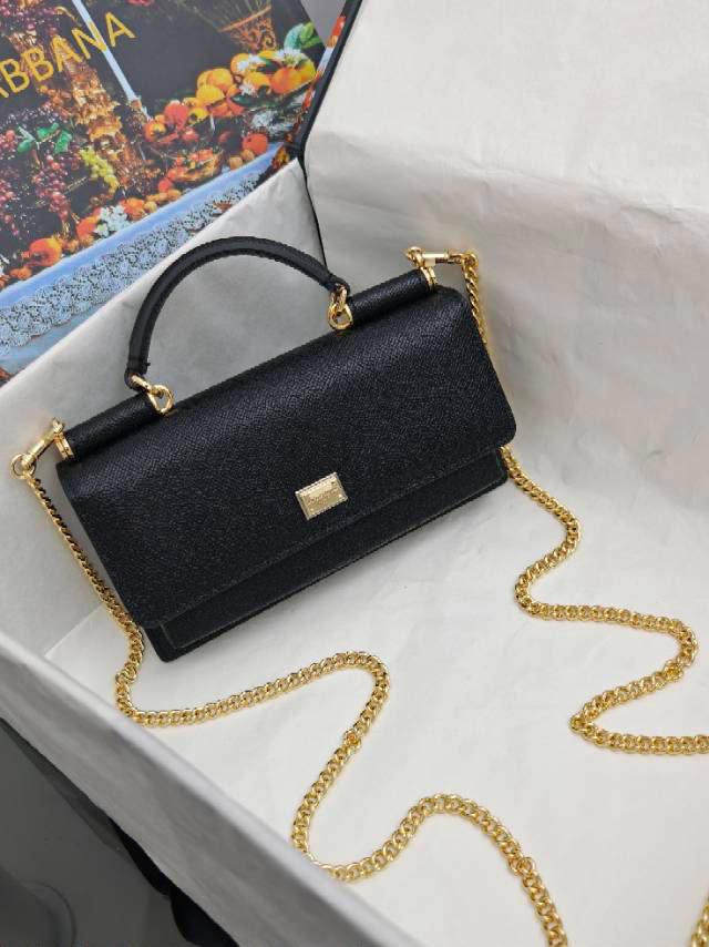 D&G
270 dhs
Zain111
♥️♥️♥️