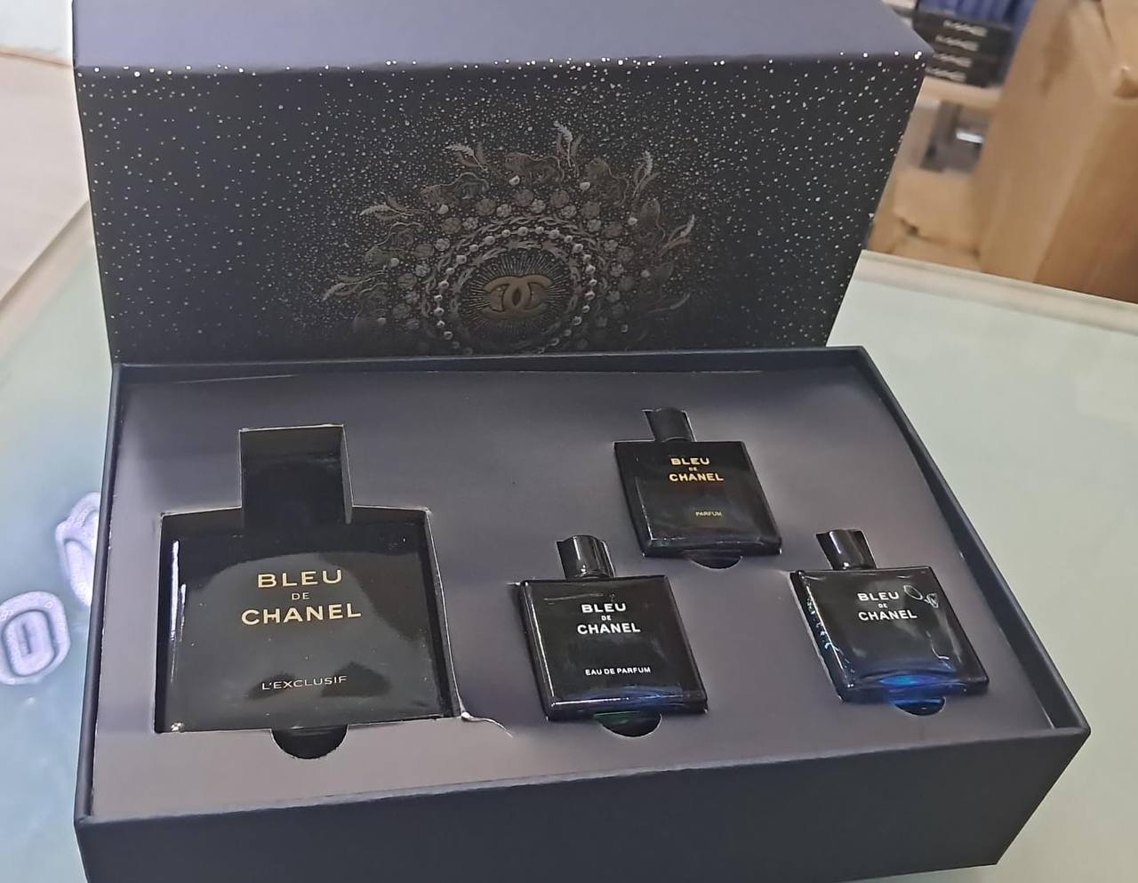 Blue de chanel set
110 dhs
Zain36
♥️♥️♥️