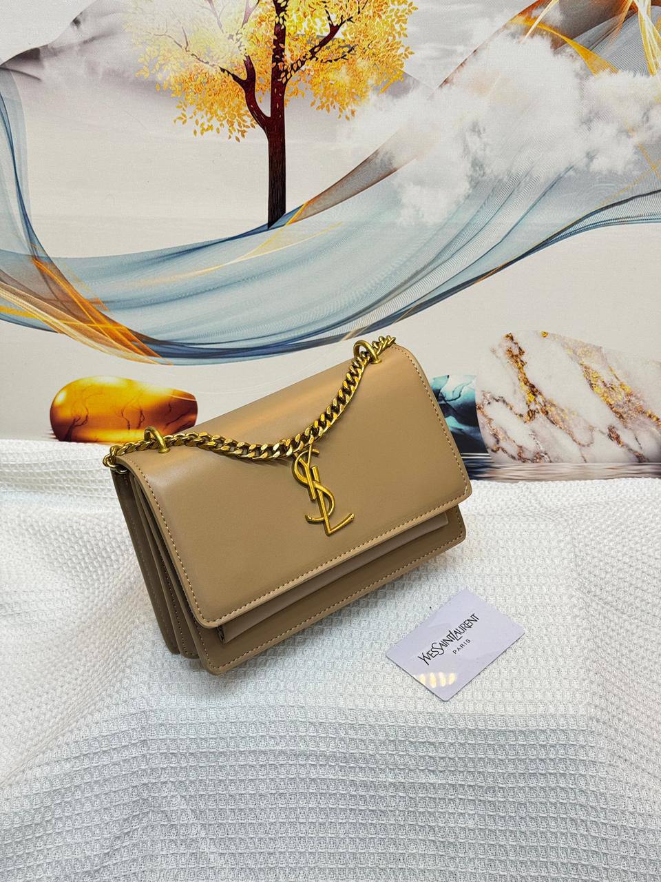 Ysl
Best quality
with box’s
🎁🎁🎁
100 dhs✅
size 22 Cm
Zain290
♥️♥️♥️